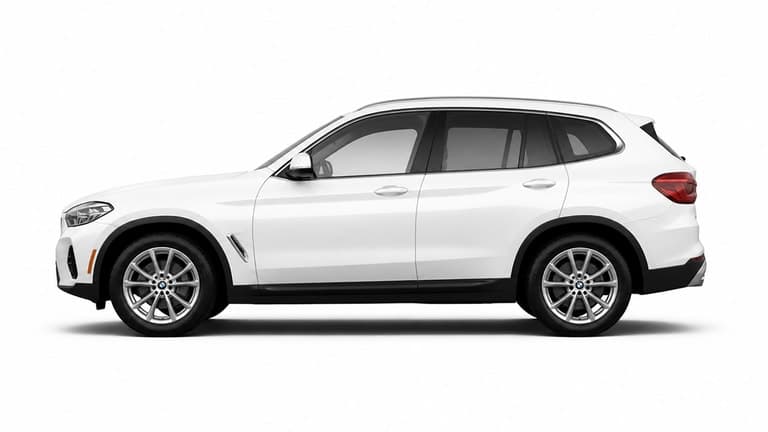 Белый BMW X3 на белом фоне